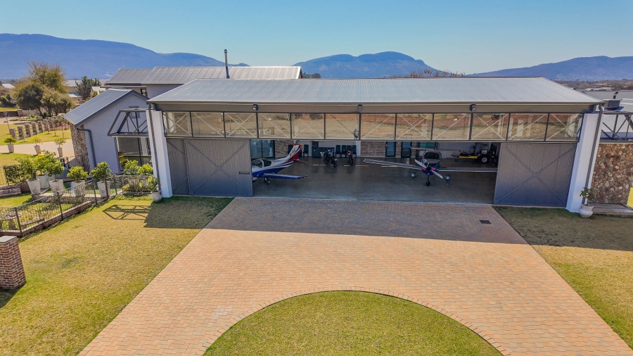 5 Bedroom Property for Sale in The Coves North West